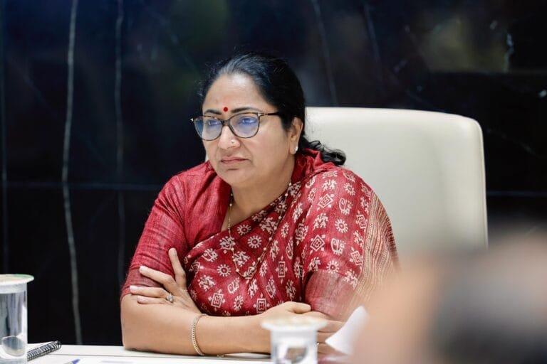 दिल्‍ली सरकार ने कारोबारी सुगमता के प्रयोजन से हरित श्रेणी के उद्योगों को पर्यावरणीय मंजूरी के लिए बीस दिन की समय-सीमा तय की