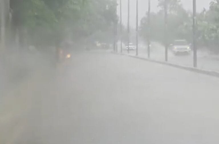 मौसम विभाग ने आज राजस्थान, हिमाचल प्रदेश और उत्तराखंड में मूसलाधार बारिश का अनुमान व्‍यक्‍त किया