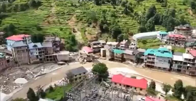 हिमाचल प्रदेश में मानसून वर्षा के कारण सामान्‍य जीवन प्रभावित हुआ