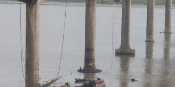 Nine people died and many were injured when a bridge collapsed in Vadodara, Gujarat