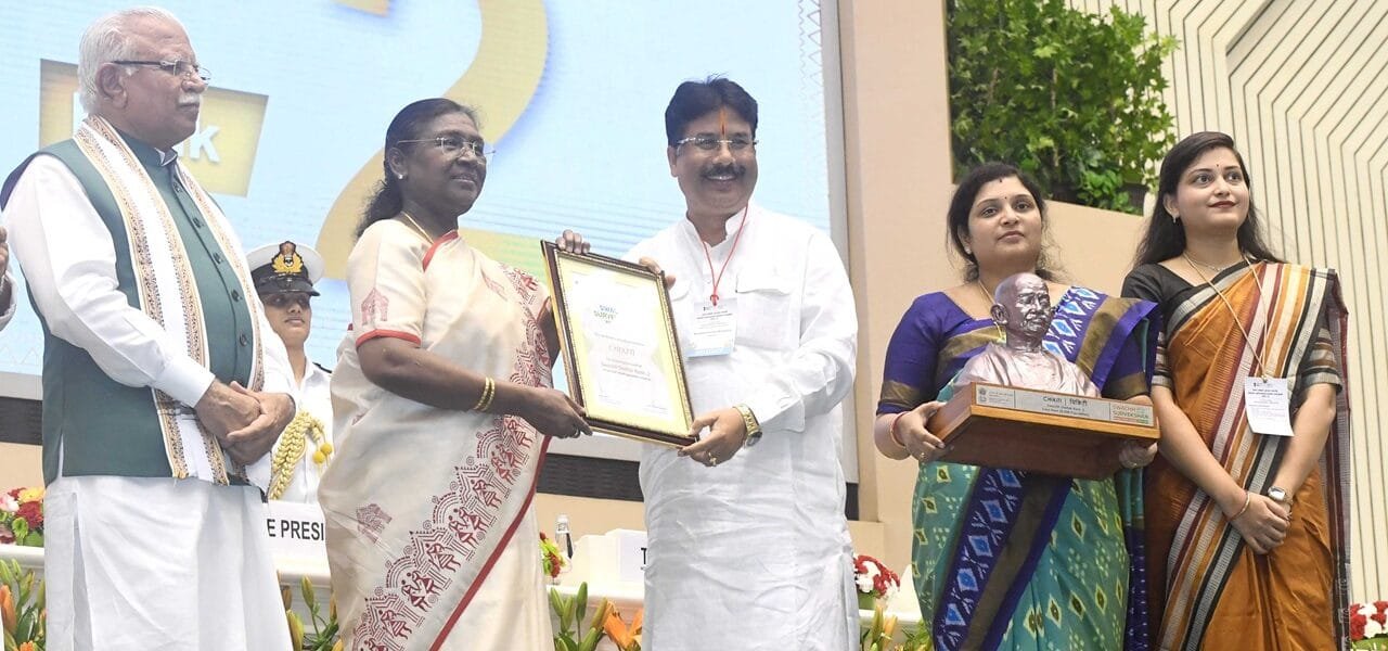 President Draupadi Murmu presented the Swachh Survey Awards