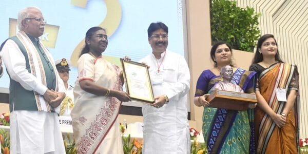 President Draupadi Murmu presented the Swachh Survey Awards