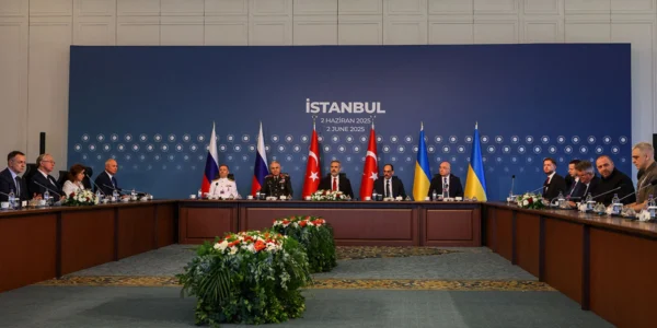 Representatives of Ukraine and Russia agreed to exchange prisoners during third round of peace talks in Istanbul yesterday