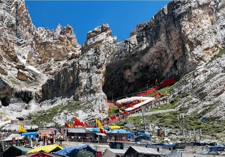 श्री अमरनाथ यात्रा: पांच दिनों के दौरान 93 हजार तीन सौ से अधिक यात्रियों ने पवित्र गुफा में शिवलिंगम के दर्शन किए