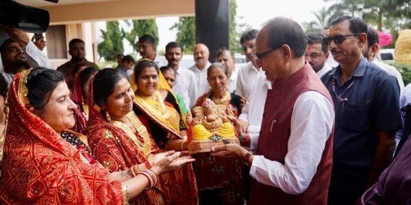 Union Agriculture Minister Shivraj Singh Chauhan interacted with Lakhpati sisters in Gujarat