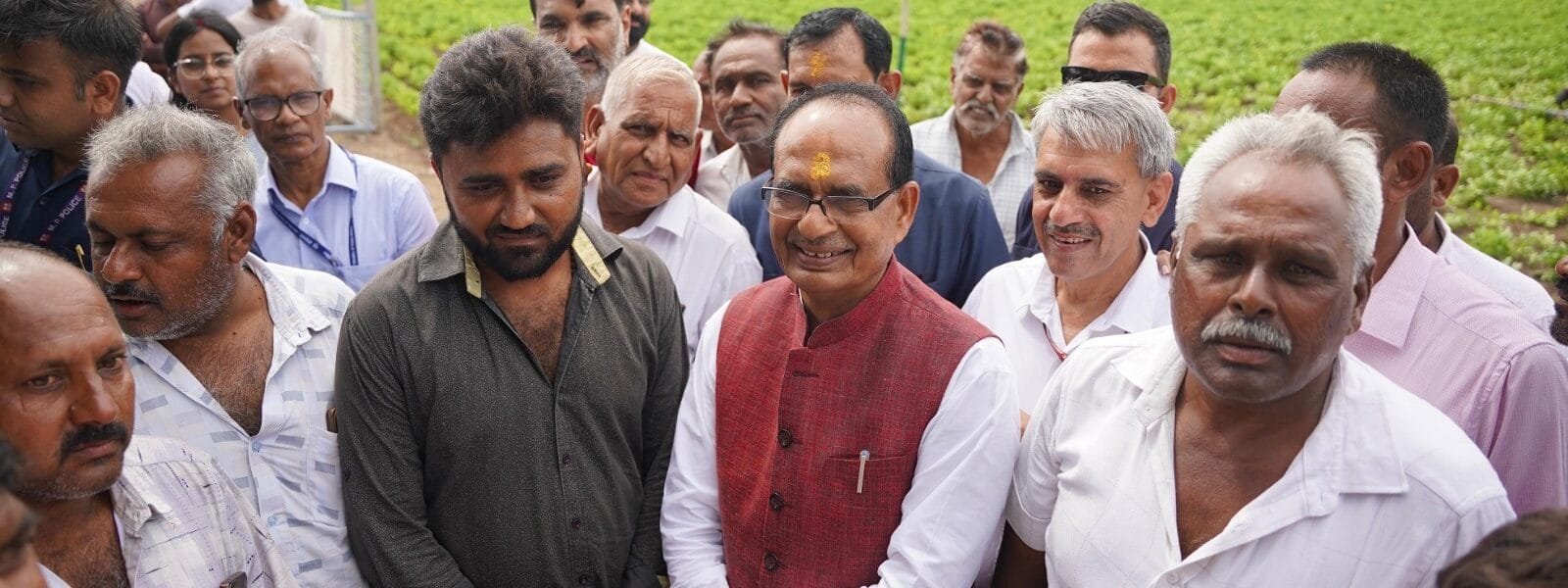 Union Agriculture Minister Shivraj Singh Chouhan met farmers during his visit to Gujarat today