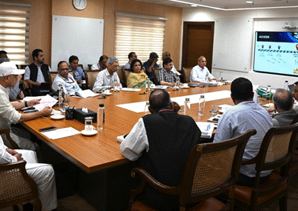 Union Railway Minister Ashwini Vaishnaw and Minister of State Ravneet Singh Bittu review Nashik-Trimbakeshwar Simhastha 2027 rail plans