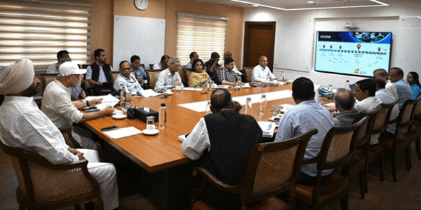 Union Railway Minister Ashwini Vaishnaw and Minister of State Ravneet Singh Bittu review Nashik-Trimbakeshwar Simhastha 2027 rail plans