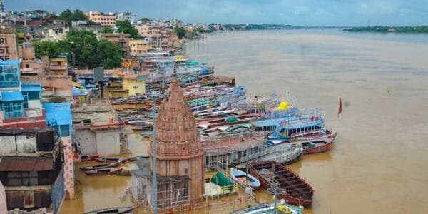 Due to continuous rain in Uttar Pradesh, many rivers are above the danger mark