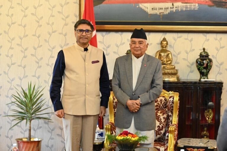 विदेश सचिव विक्रम मिसरी ने आज काठमांडू में नेपाल के प्रधानमंत्री केपी शर्मा ओली से भेंट की