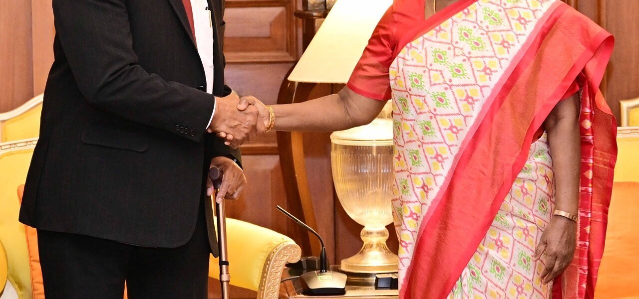 PM of Fiji Sitiveni Ligamamada Rabuka met President Draupadi Murmu at Rashtrapati Bhavan today