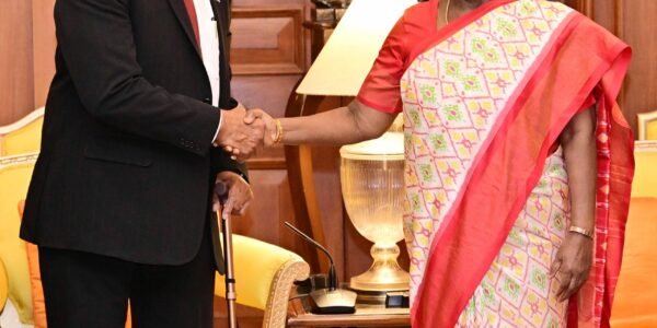 PM of Fiji Sitiveni Ligamamada Rabuka met President Draupadi Murmu at Rashtrapati Bhavan today