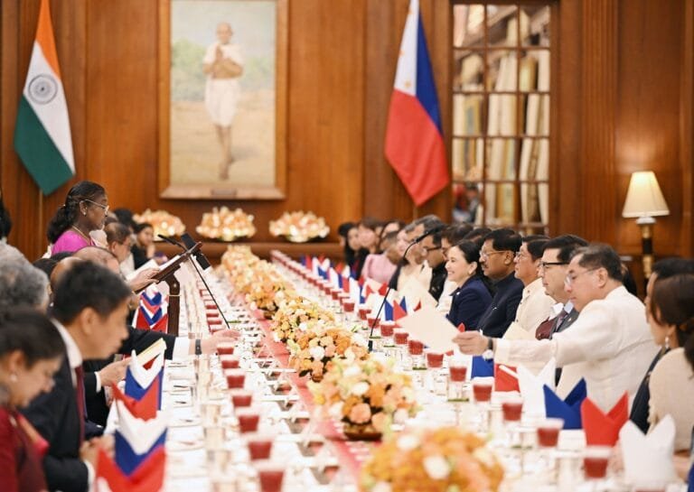 राष्ट्रपति द्रौपदी मुर्मु ने कहा – फिलीपींस, क्षेत्र में स्थिरता और समृद्धि लाने के लिए भारत की एक्ट ईस्ट नीति का महत्वपूर्ण साझेदार