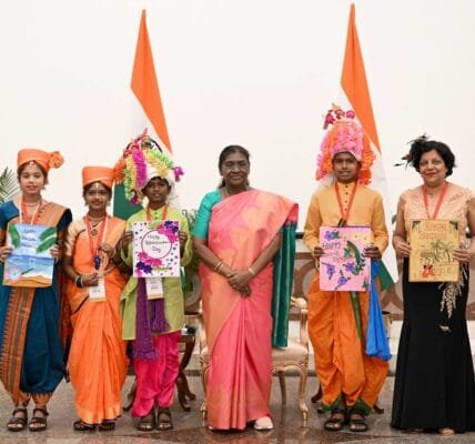 President Draupadi Murmu celebrated Raksha Bandhan with students from schools across the country at Rashtrapati Bhavan