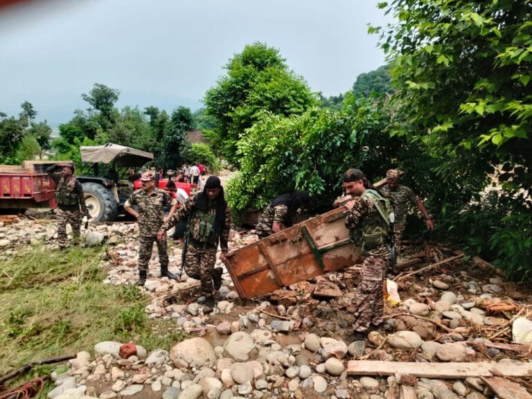 जम्मू-कश्मीर के कठुआ जिले में बादल फटने और बाढ़ की दो अलग-अलग घटनाओं में सात लोगों की मौत, राहत तथा बचाव अभियान जारी