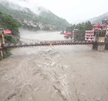 water level of the rivers of Punjab increased due to cloudburst and continuous rainfall in Himachal Pradesh and Jammu