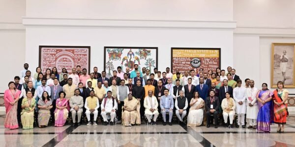 A group of eminent tribal people met the President as part of Aadi-Karmayogi Campaign