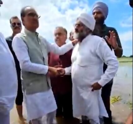 Agriculture Minister Shivraj Singh Chouhan reviews flood situation in Punjab