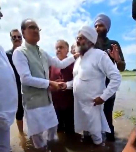 Agriculture Minister Shivraj Singh Chouhan reviews flood situation in Punjab