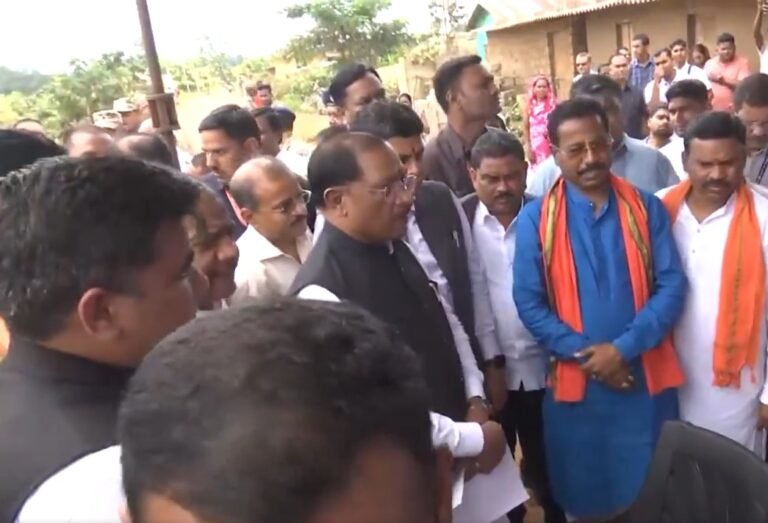 छत्तीसगढ़ के मुख्यमंत्री विष्णु देव साय ने बाढ़ प्रभावित क्षेत्रों की समीक्षा की, बाढ़ प्रभावित लोगों से भी मुलाकात की