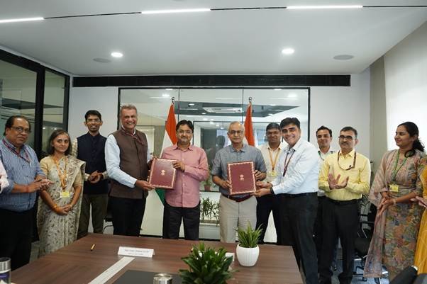 दूरसंचार विभाग और वित्तीय खुफिया इकाई-भारत ने साइबर अपराधों और वित्तीय धोखाधड़ी से निपटने के लिए ऐतिहासिक समझौता ज्ञापन पर हस्ताक्षर किए