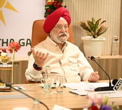 Hardeep Singh Puri inaugurated the office of Indraprastha Gas Limited at the World Trade Centre, Naoroji Nagar.