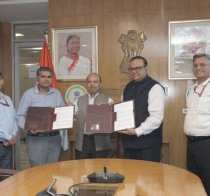 NCEL and APEDA sign MoU to promote cooperative based agricultural exports