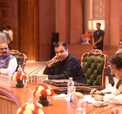 Nitin Gadkari chairs consultation workshop on innovative policy interventions for sustainable national highway development