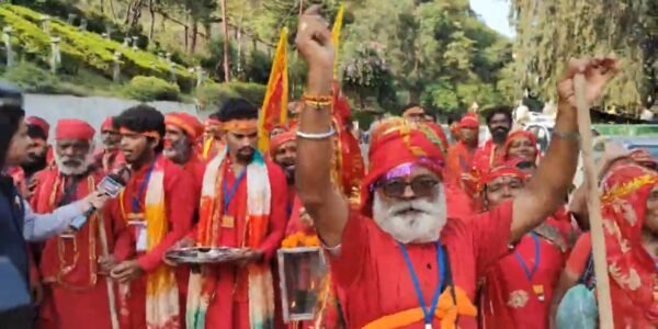 Vaishno Devi Yatra, suspended for 22 days due to bad weather and landslides in Jammu and Kashmir, resumed today.