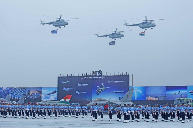 भारतीय वायु सेना (IAF) की 93वीं वर्षगांठ गाजियाबाद स्थित हिंडन वायु सेना स्टेशन पर धूमधाम से मनाई गई