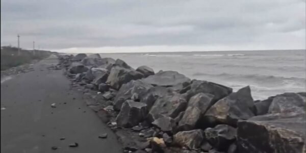 Cyclone Montha has brought heavy rain and strong winds to Odisha.