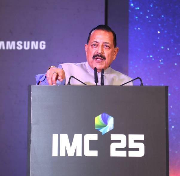 डॉ. जितेंद्र सिंह ने इंडिया मोबाइल कांग्रेस 2025 में “सैटकॉम” को संबोधित किया