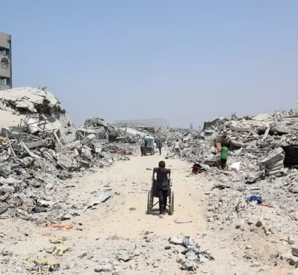 Hamas, Israel and the US will begin talks on a Gaza ceasefire agreement in the Egyptian capital, Cairo, today.