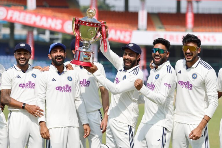 भारत ने वेस्टइंडीज को आज सात विकेट से हराकर दो मैचों की श्रृंखला 2-0 से जीती