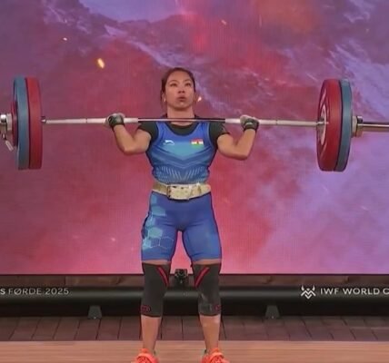 Indias Mirabai Chanu won the silver medal in the womens 48 kg category