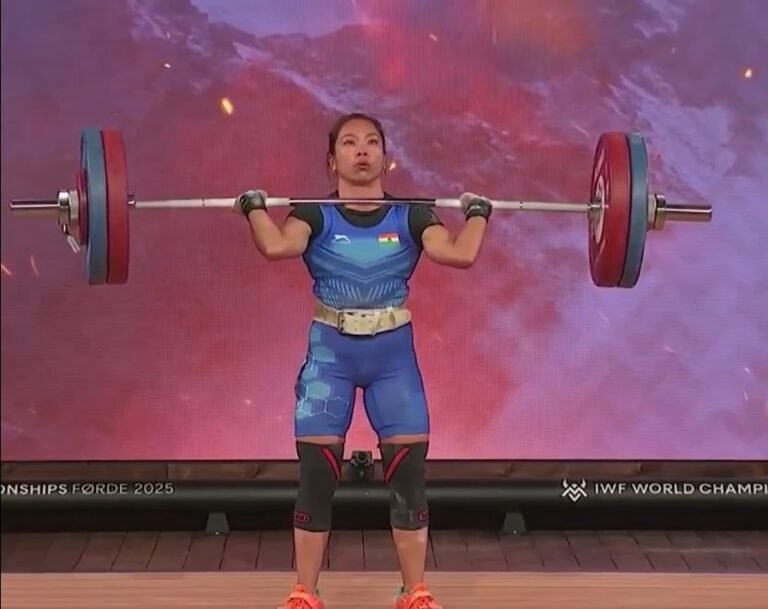 मीराबाई चानू ने नॉर्वे में विश्व भारोत्तोलन चैंपियनशिप में महिलाओं के 48 किलोग्राम भार वर्ग में रजत पदक जीता