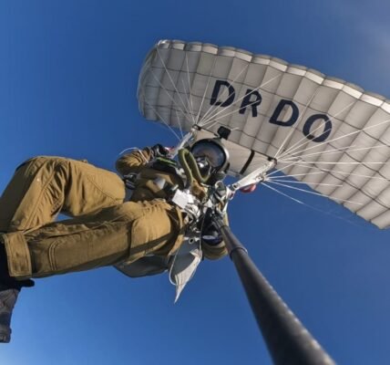 Indigenously developed Military Combat Parachute System by DRDO successfully test fired at 32,000 feet altitude