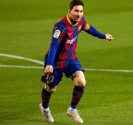 Lionel Messi, the famous Argentine footballer, won this year Golden Boot.