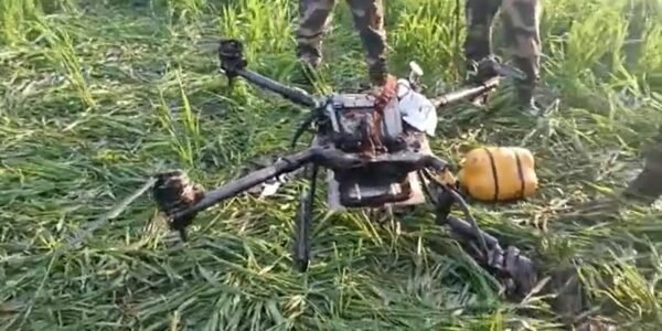 Pakistani smugglers are adopting new methods to increase drug smuggling into India from the Punjab border.