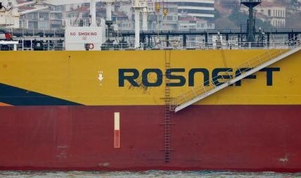 US imposes sanctions against Russia two largest oil companies, Rosnet and Lyub Oil