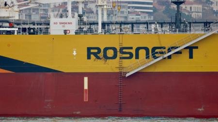 US imposes sanctions against Russia two largest oil companies, Rosnet and Lyub Oil