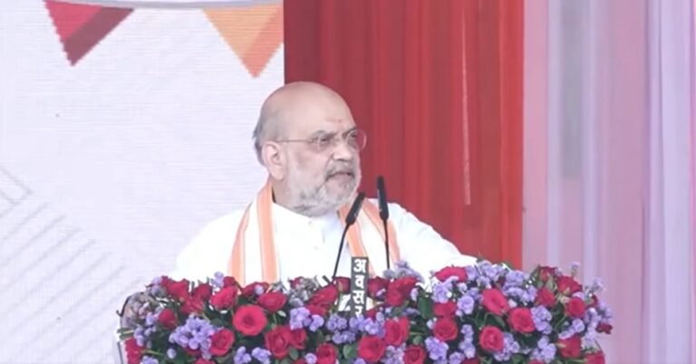 केन्द्रीय गृह मंत्री अमित शाह ने आज छत्तीसगढ़ के जगदलपुर में बस्तर दशहरा महोत्सव को संबोधित किया