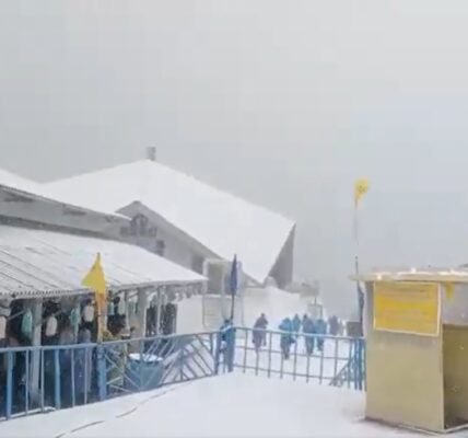 doors of Hemkund Sahib will be closed today for the winter season