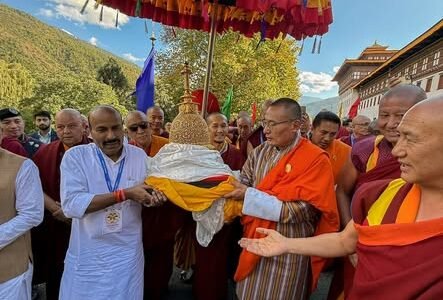 PM Modi commends the people and leadership of Bhutan for the reverent welcome accorded to the sacred relics of Lord Buddha