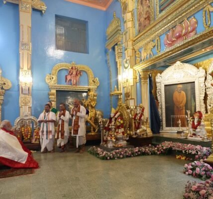 PM Modi pays tribute to Sri Sathya Sai Baba at Prasanthi Nilayam