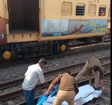 Six people were killed today after being hit by a train at Chunar railway station in Mirzapur, Uttar Pradesh.