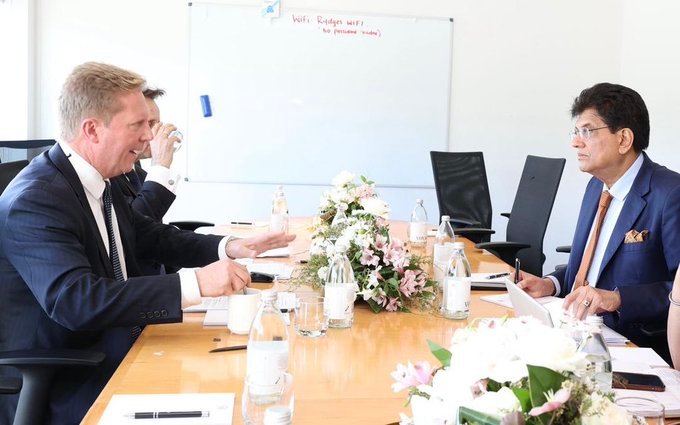 Union Commerce and Industry Minister Piyush Goyal interacts with prominent business leaders from New Zealand