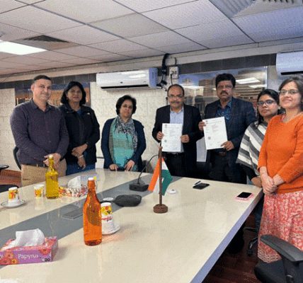VMMC-Safdarjung Hospital and CCRAS-CARI sign MoU to promote integrated menopause care research