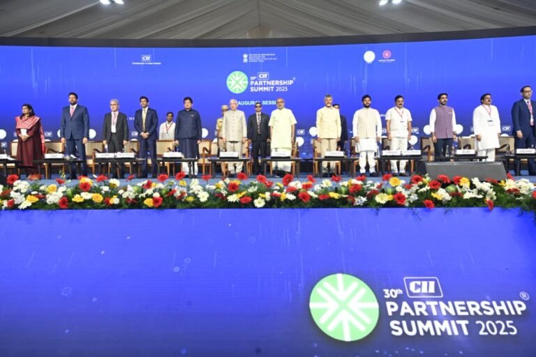 उपराष्ट्रपति सी. पी. राधाकृष्णन ने आज विशाखापत्तनम में 30वें CII साझेदारी शिखर सम्मेलन के उद्घाटन सत्र में भाग लिया