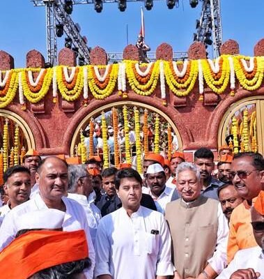 Union Minister Jyotiraditya Scindia unveiled a 25-foot-tall statue of Chhatrapati Shivaji Maharaj in Athani.